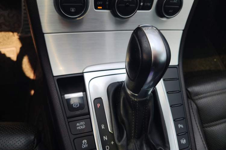 Used Volkswagen FAW-Volkswagen CC 2018 1.8TSI Luxury Model Gear Lever