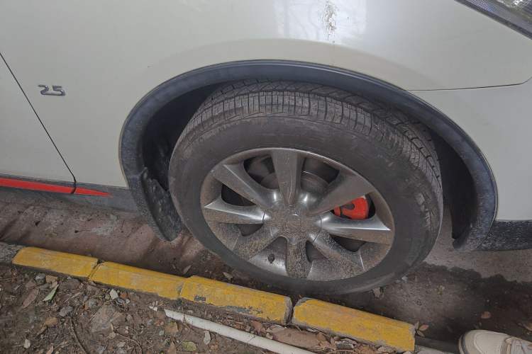 Used Infiniti QX50 2015 2.5L Enjoyment Edition Right Front Wheel Hub