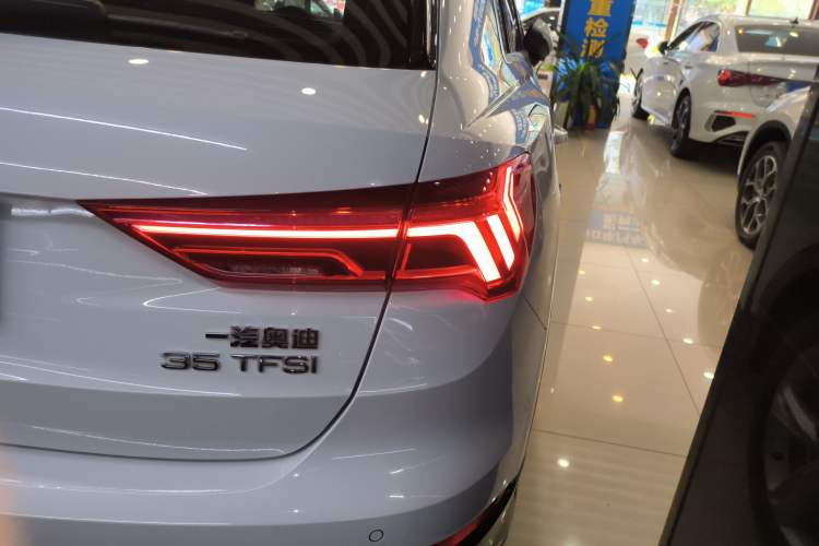 Used Audi Q3 2019 35 TFSI Fashionable and Elegant Model