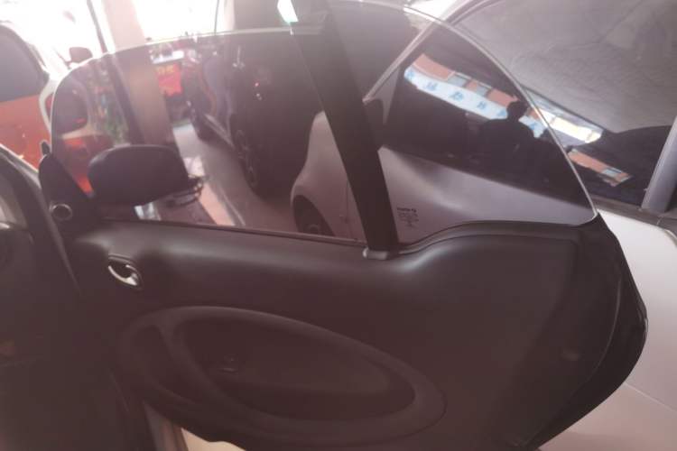 Used smart fortwo 2017 1.0L 52kW New Sound Special Edition China V Emission Standard
