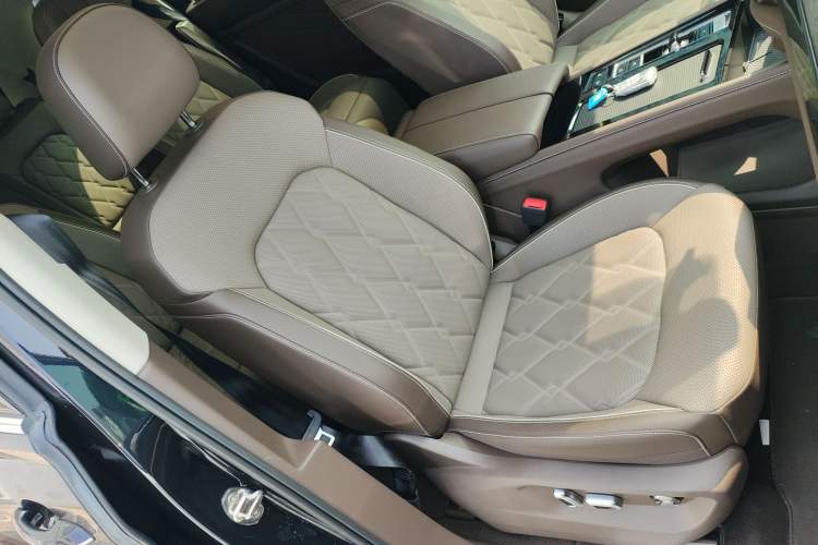 Used Volkswagen Viloran 2024 380TSI Premium Edition Right Front Seat