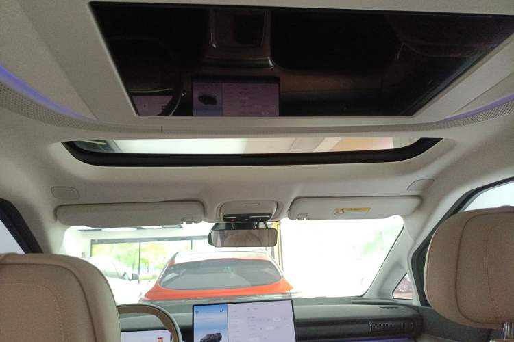 Used XPeng X9 2024 702 Ultra-Long Range Max
