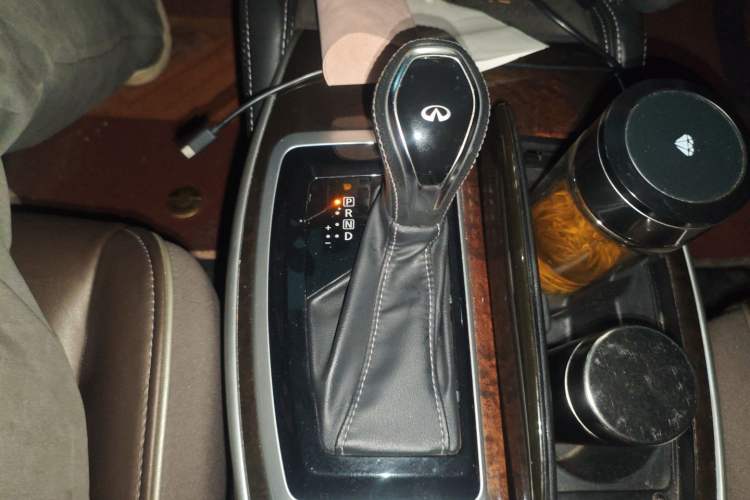 Used Infiniti QX60 2018 2.5 S/C Hybrid Two-Wheel-Drive Champion Family Edition
