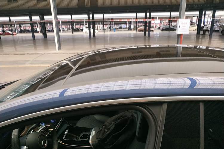 Used Mercedes-Benz EQE 2022 350 Luxury Edition Roof