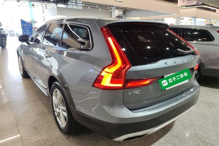 Used Volvo V90 2019 Cross Country T5 AWD Smart Range Version China VI Standard
