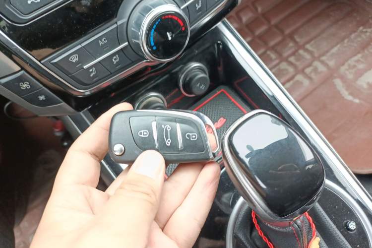 Used Zotye Domy X5 2015 1.5T CVT ZHANG GUI Model China IV Standard Vehicle Key