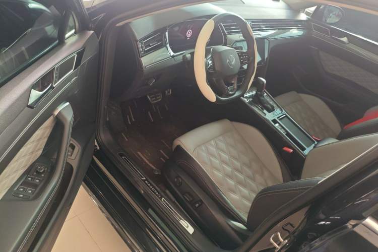 Used Volkswagen Magotan 2023 2 Million Units Limited Edition 330TSI DSG Leading Version