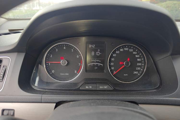 Used Volkswagen Lavida 2013 Restyled Classic 1.6L Manual Comfort Edition