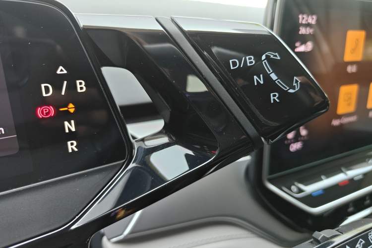 Used Volkswagen ID.6 CROZZ 2021 First Edition Gear Lever