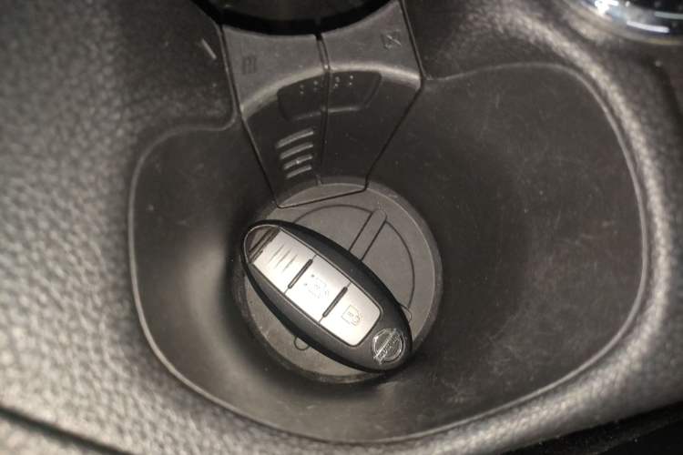 Used Nissan X-Trail 2017 2.5L CVT Leading Edition 4WD