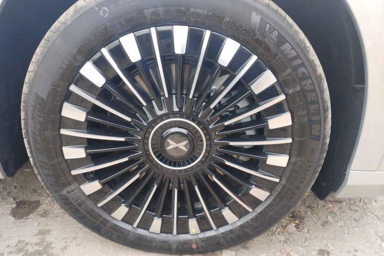 Used XPeng X9 2026 Model—Range-Extended Version 1602 Ultra
