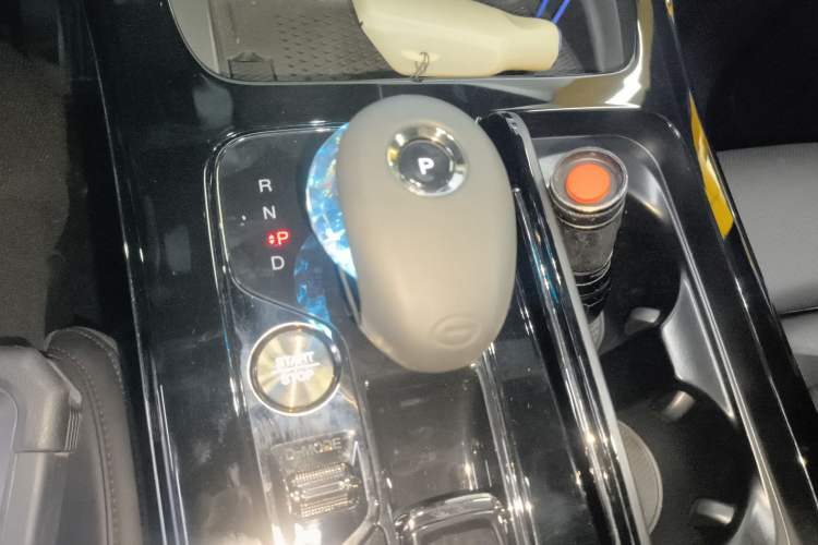 Used GAC Trumpchi M8 2025 Zongshi Series Super Hybrid Edition Gear Lever