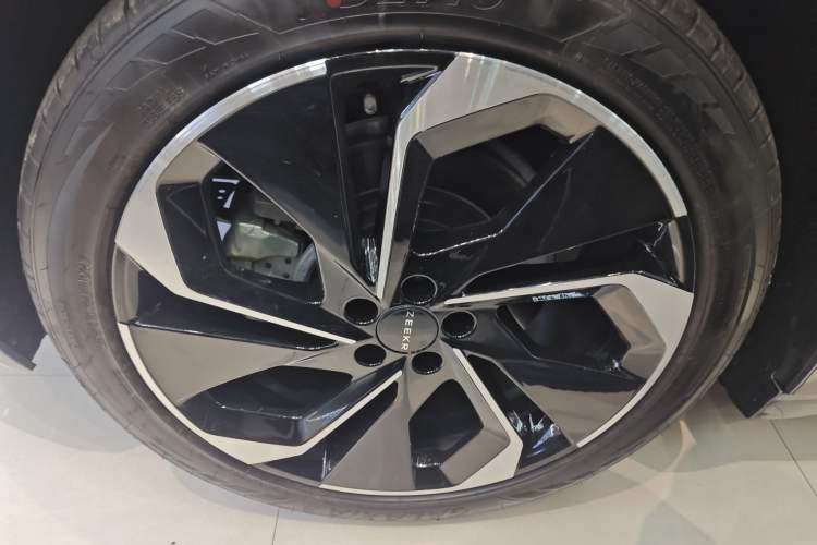 Used Zeekr 001 2021 Ultra-Long Range Single-Motor WE Edition Right Rear Wheel Hub