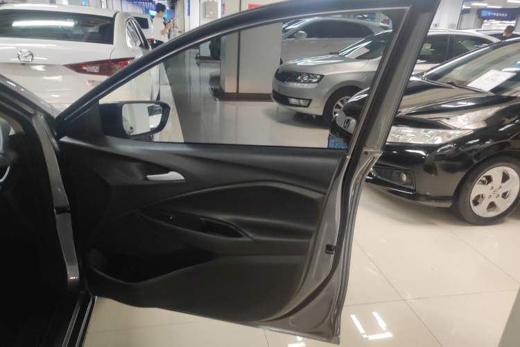 Used Chevrolet Cavalier 2020 Redline 325T Automatic Xinshang Edition Right Front Door Interior