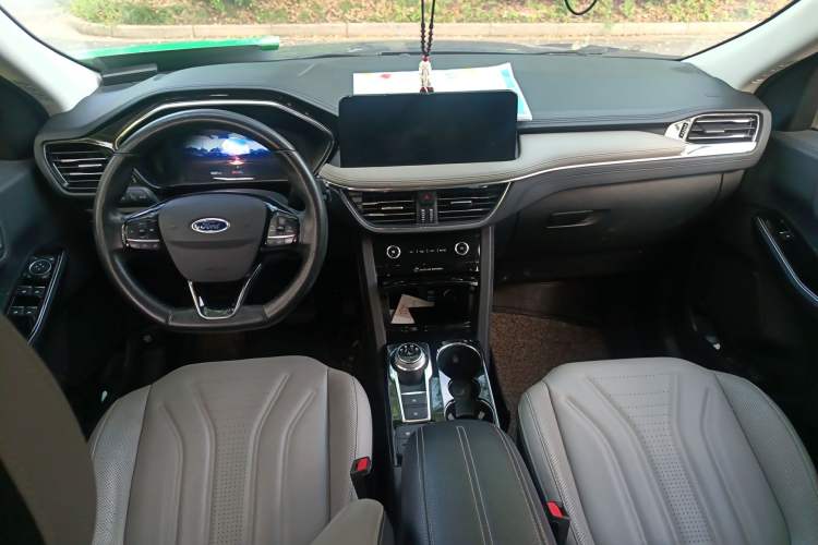 Used Ford Escape 2020 EcoBoost 245 Four-Wheel Drive Luxury Edition
