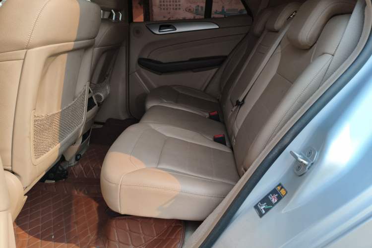 Used Mercedes-Benz M-Class 2014 ML 320 4MATIC Left Rear Seat