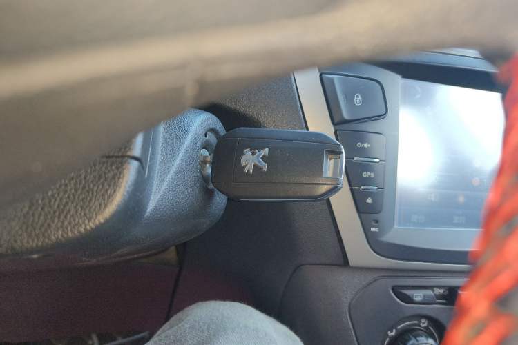 Used Peugeot 301 2014 1.6L Manual Comfort Edition
