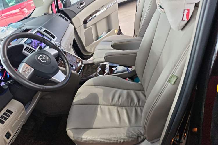 Used Mazda 8 2013 2.5L Ultimate Edition