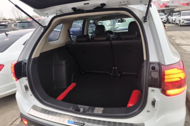 Used Mitsubishi Outlander 2019 2.0L Two-Wheel Drive Comfort Edition 5 Seats China VI Standard