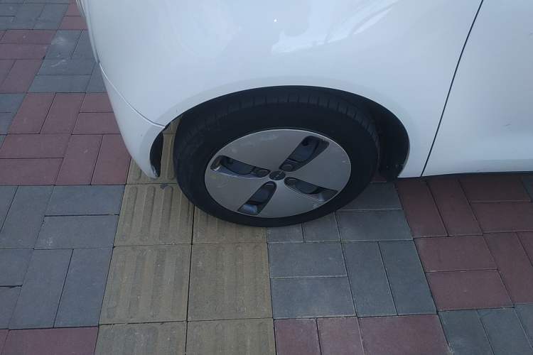 Used ORA Black Cat 2021 301 km Basic Version