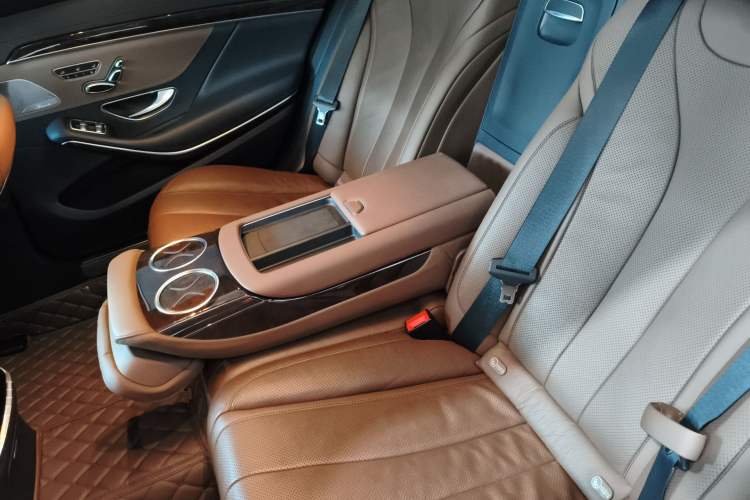 Used Mercedes-Benz S-Class 2020 S 350 L Exclusive Edition Prestige Collection Left Rear Seat