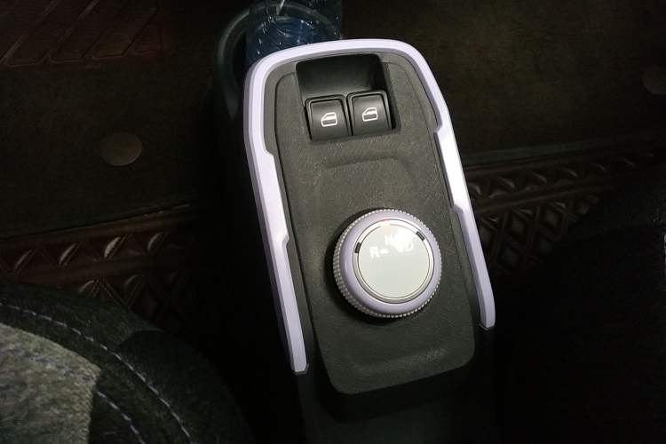 Used Chery QQ Ice Cream 2022 170km Sundae Phosphate Lithium-Ion