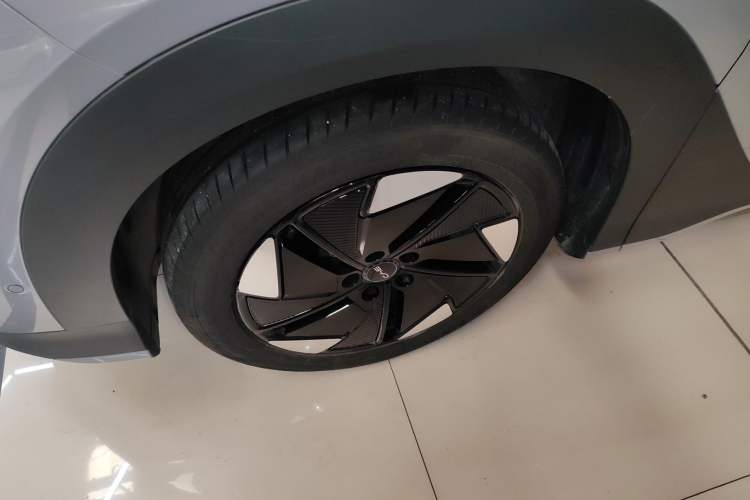 Used BYD Sealion 05 EV 2025 520 km Flagship SmartDrive Version Left Front Wheel Hub