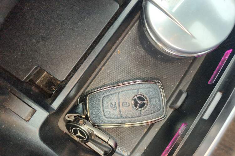 Used Mercedes-Benz GLC 2016 GLC 260 4MATIC Luxury Model