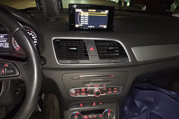 Used Audi Q3 2016 30 TFSI Fashion Model
