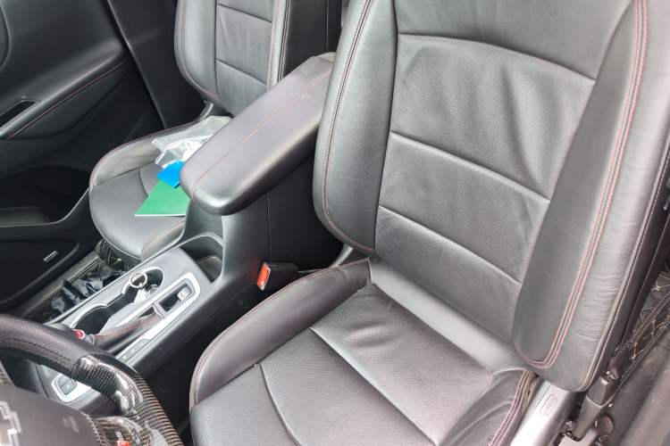 Used Chevrolet Equinox 2019 Redline 550T Automatic All-Wheel-Drive Trailblazer RS China VI Standard Left Front Seat