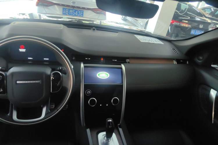 Used Land Rover Discovery Sport 2021 249 PS R-Dynamic S Performance Edition Audio And AC Panel