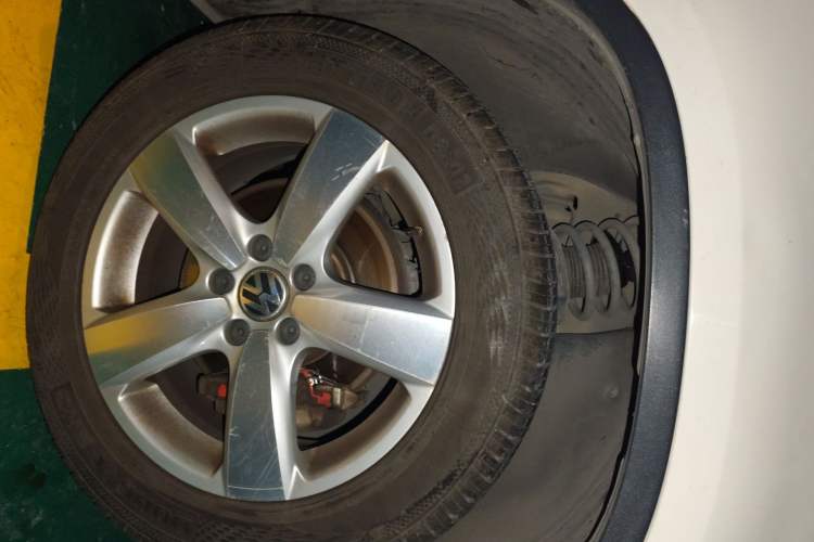 Used Volkswagen Tiguan 2012 1.8TSI Manual Two-Wheel Drive Enjoyment Edition Right Front Wheel Hub