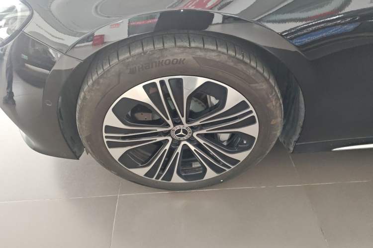 Used Mercedes-Benz E-Class New Energy 2024 E 350 e L Plug-in Hybrid Sedan Left Front Wheel Hub