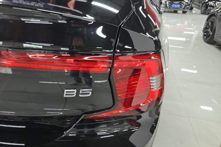 Used Volvo S90 2024 B5 Zhiyi Luxury Edition
