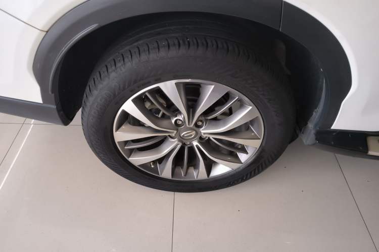 Used GAC Trumpchi GS8 2017 320T Two-Wheel Drive Luxury Smart Connectivity Version (7 Seats) Right Rear Wheel Hub