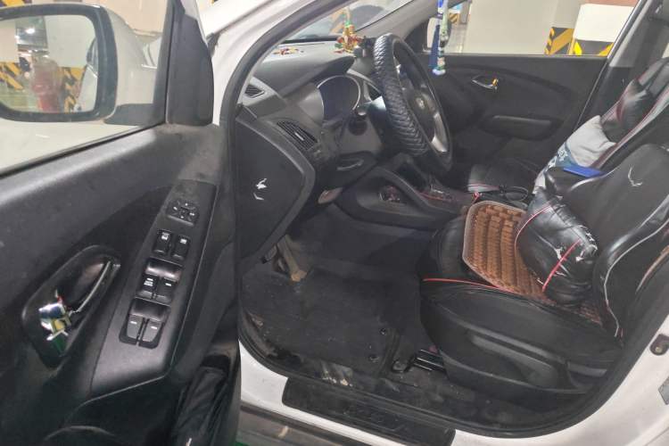 Used Hyundai ix35 2015 2.0L Automatic 2WD Comfort Edition China V Standard Driver Seat