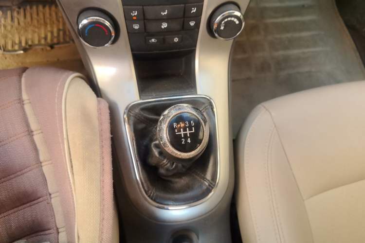 Used Chevrolet Cruze 2015 1.5L Classic SL MT