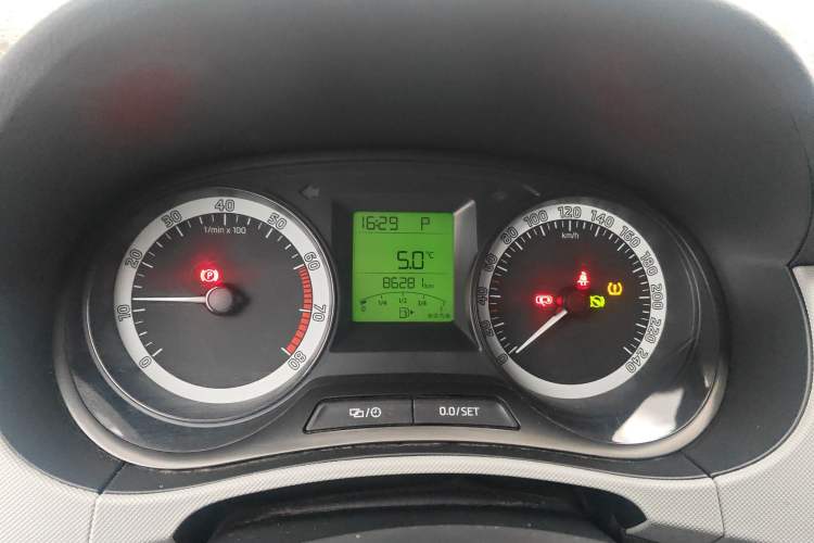 Used Skoda Fabia 2017 1.4L Automatic Car Enjoy Edition
