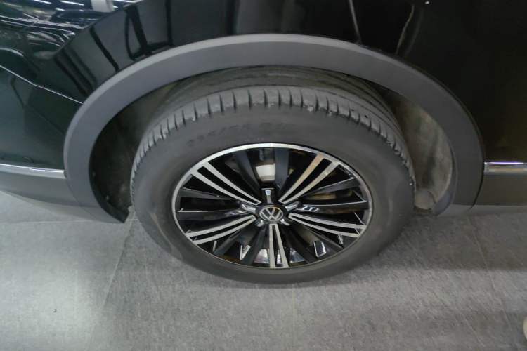 Used Volkswagen Tiguan L 2021 330TSI Automatic Two-Wheel Drive Smart Edition Right Rear Wheel Hub