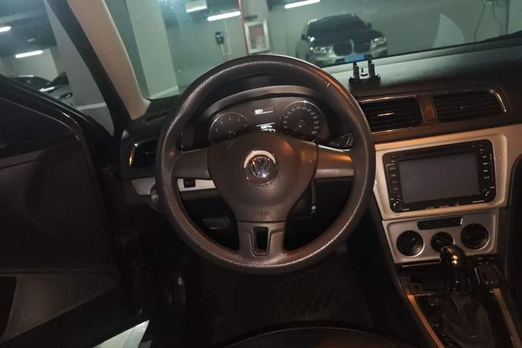 Used Volkswagen Gran Lavida 2013 1.4 TSI Automatic Comfort Model
