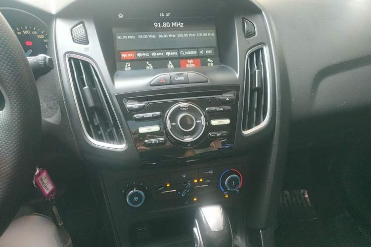 Used Ford Focus 2018 Hatchback Classic 1.6L Automatic Trendy SmartDrive Edition Audio And AC Panel