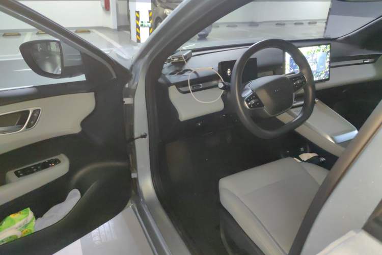 Used Roewe D6 2025 450km Deluxe Edition