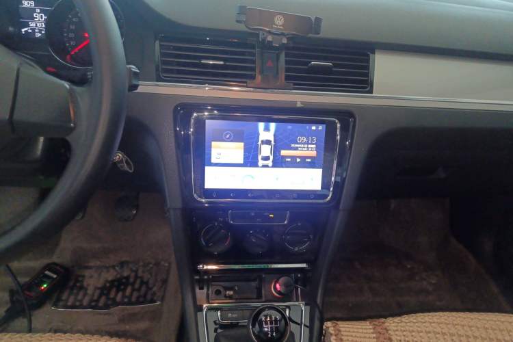 Used Volkswagen Bora 2015 Value Edition 1.6L Manual Fashionable Style
