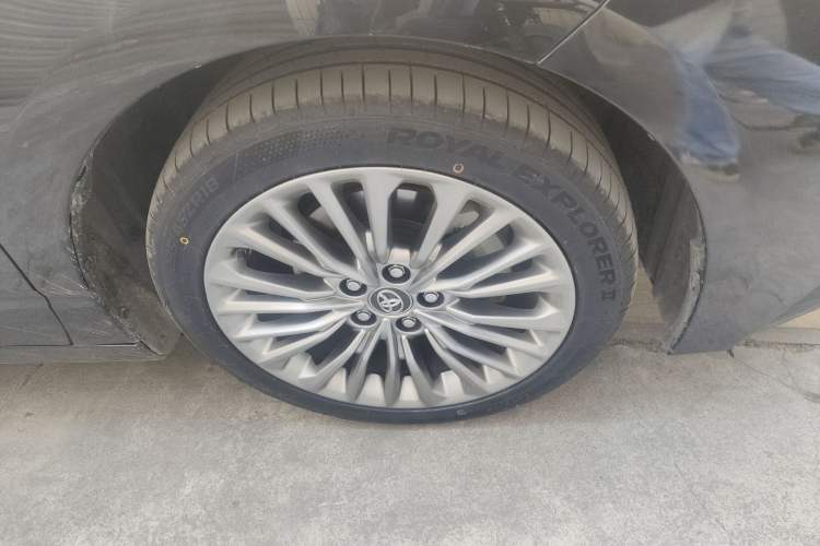 Used Toyota Avalon 2019 Dual-Engine 2.5L XLE Prestige Version China VI Standard