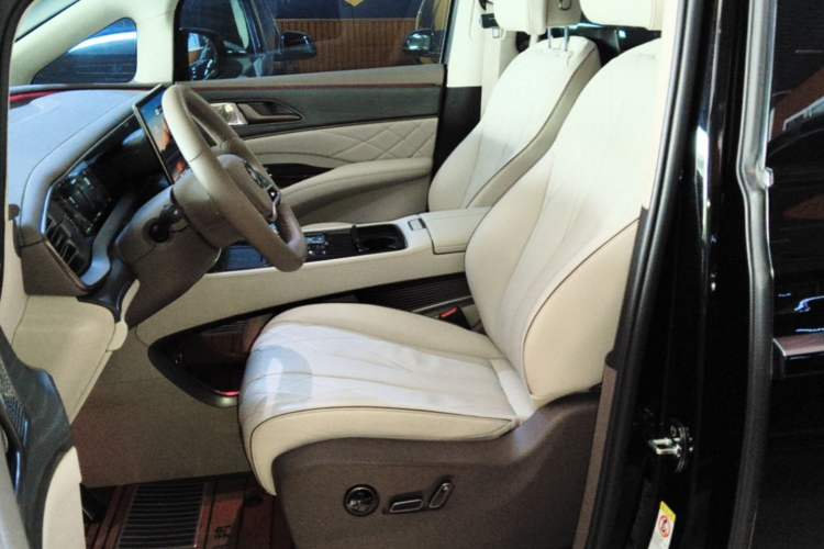 Used Denza D9 2022 DM-i 970 Four-Wheel Drive Flagship Model Left Front Seat