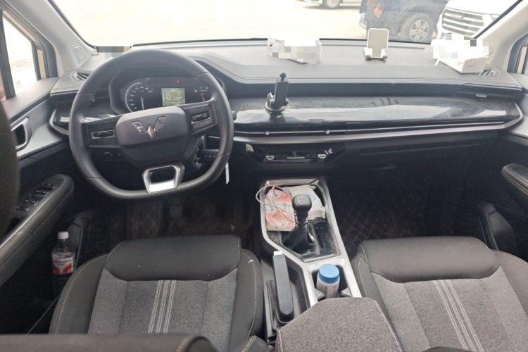 Used Wuling Jiachen 2022 1.5L Manual Enjoyment Elite Model
