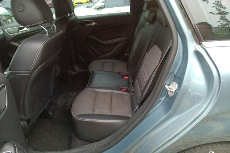 Used Mercedes-Benz B-Class 2015 B 200 Sport Edition Left Rear Seat