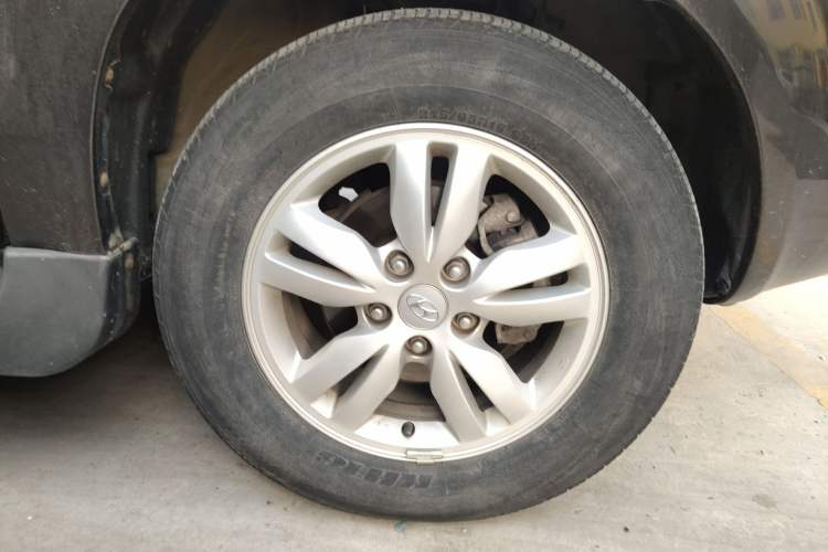 Used Hyundai Tucson 2009 2.0L Manual Two-Wheel Drive Fashion Edition