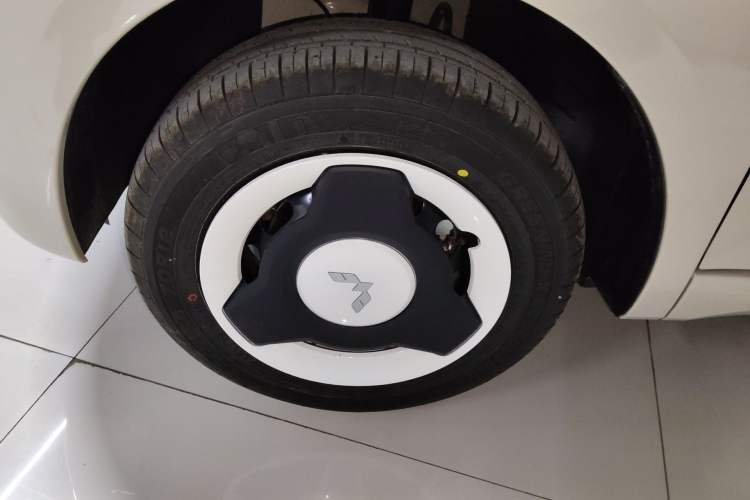Used Wuling Hongguang MINIEV 2024 3rd Generation 215km Youth Edition Left Front Wheel Hub