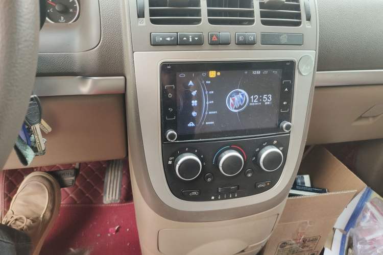 Used Buick GL8 2014 2.4L Classic Edition Audio And AC Panel
